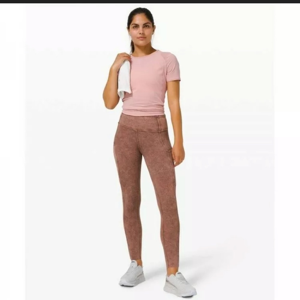 SOLD Lululemon fast and free high rise tight 25’